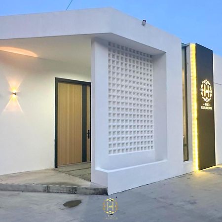 The Luxurious 27, Johor Bahru Villa Eksteriør bilde